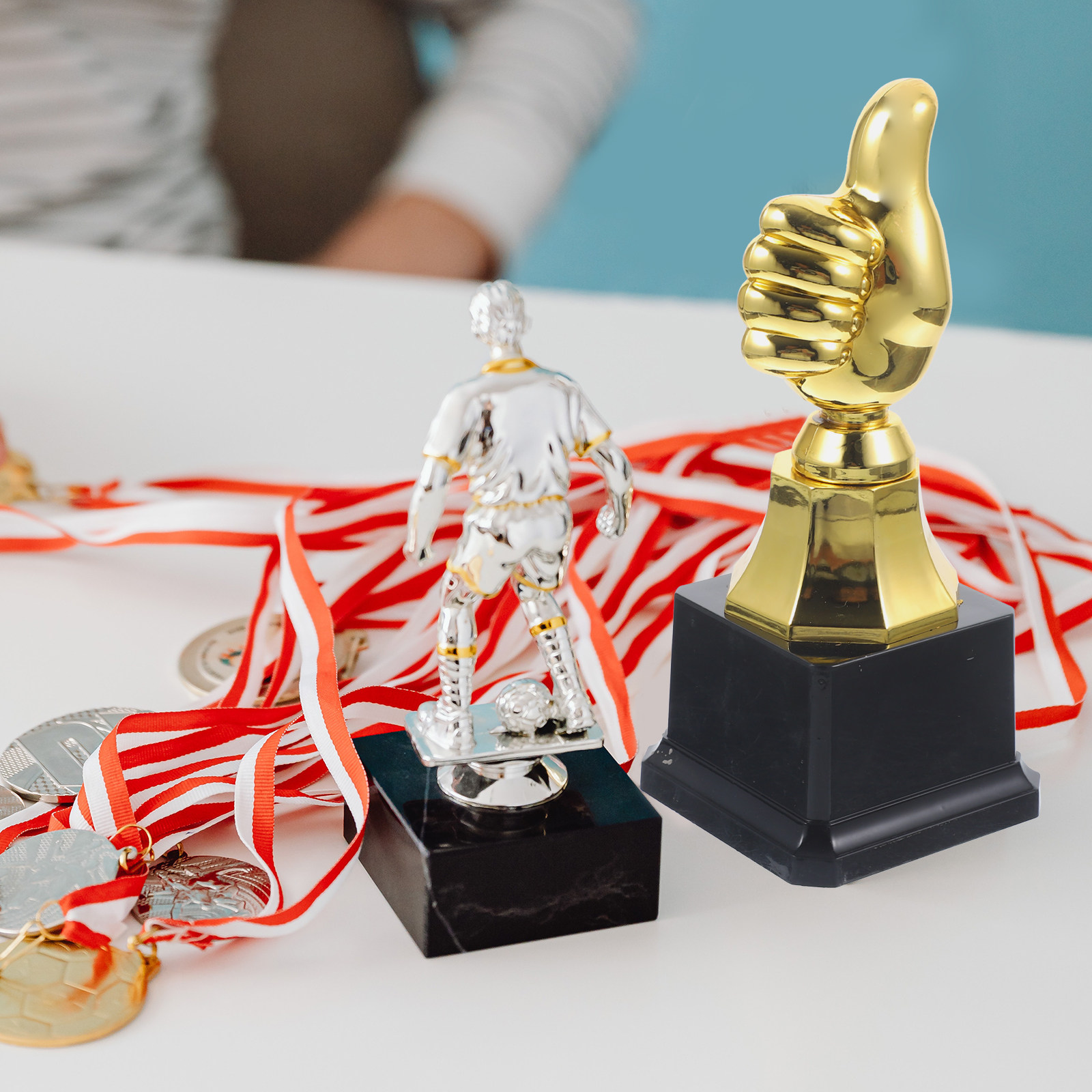 1Pcs Plastic Thumb Trophy Blac - Party Games Competition ulasan dan harga